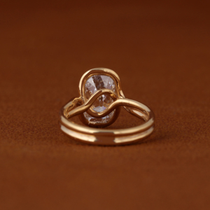 Anillo de compromiso de diamante cultivado en laboratorio de 3 quilates con corte cojín estilo mina antigua, engaste de bisel, oro macizo de 14K, anillo solitario para mujer - Product Image 4