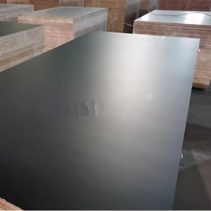 ไม้ยางพาราเนื้อแข็ง หนา 15/18 มม. ไม้อัดเคลือบฟิล์ม ขนาด 4 ฟุต x 8 ฟุต พร้อมเมลามีนเคลือบผิวแบบใช้ซ้ำได้มากกว่า 10 ครั้ง ผลิตจากเวียดนาม - Product Image 1