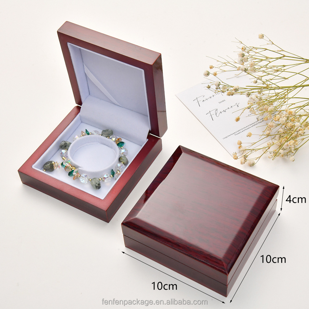 red/bangle box