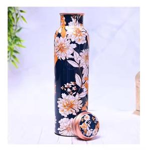 ขวดน้ำทองแดงลายดอกเบญจมาศ สีดำ พิมพ์ลายดอกไม้สวยงาม ขวดทองแดงหรูหรา ป้องกันการรั่วซึม ภาชนะใส่น้ำแบบใช้ซ้ำได้ - Product Image 1