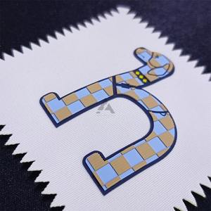 Logotipo de Transferencia Térmica en Rollo de Silicona 3D de Primera Calidad, Cortado con Láser, para Ropa Deportiva y de Moda - Product Image 3