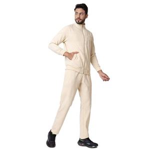 Ensemble de survêtement d'hiver pour homme style urbain, tenue de sport athlétique moderne, personnalisable avec logo, respirant, séchage rapide, pour la gym, la course et l'entraînement - Product Image 3