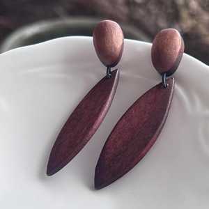 Pendientes de aro tribales de madera natural al por mayor para mujer, con cierre de pin de madera, estilo bohemio, joyería. - Product Image 3