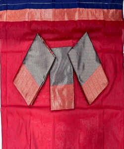 Sari Tradicional Indio de Seda para Mujer, Estilo Banarasi Rojo y Gris con Borde Dorado para Bodas, Largo hasta el Suelo - Product Image 4