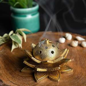 Quemador de Incienso Metálico Artístico Hecho a Mano para Artículos Religiosos y Decorativos, 100% Natural, Ecológico, Precio al por Mayor, India - Product Image 1