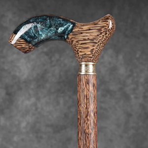 Bâton de marche artisanal en bois naturel, canne en bois durable pour la randonnée longue distance - Product Image 4