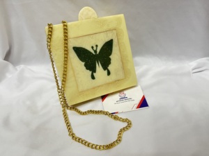 Bolso de Mano de Resina de Diseño con Detalles Artesanales Intrincados – El Último Grito de la Moda de Lujo, Bolso de Mano de Resina de la Mejor Calidad, Nuevo - Product Image 2