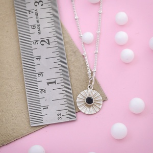 Pendentif rond en onyx noir naturel fait main en argent sterling 925, collier pendentif soleil éclatant pour femme - Product Image 2