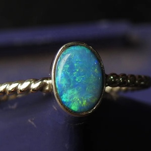Anillo de Ópalo Australiano con Engaste de Bisel, Plata de Ley 925, Talla 7US, Regalo Clásico para Bodas y Fiestas, Joyería Hecha a Mano para Ella - Product Image 1
