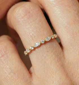 Anillo de Eternidad de Lujo con Diamantes Alternados en Forma de Marquise y Redondos, Oro de 14K, Anillo de Boda Apilable, Fabricante de Joyería Fina - Product Image 2