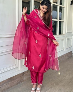 Conjunto de Salwar Kameez de Rayón y Seda para Mujer, Color Rosa KV, Estilo Tradicional, para Otoño - Product Image 4
