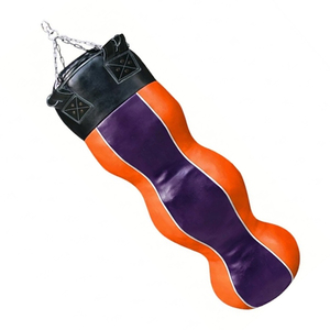 Sac de frappe en cuir sur mesure pour la boxe, l'entraînement en salle de sport et le kickboxing, fabriqué par des professionnels - Product Image 4