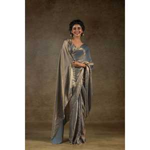 Hermoso Sari Jarkhan con Trabajo de Diamantes para Bodas y Fiestas - Elegante Atuendo para Fiestas - Product Image 1