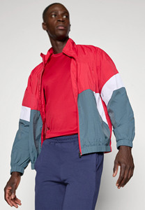 Ensemble de survêtement décontracté unisexe d'hiver personnalisé, coupe oversize, coupe-vent léger et résistant au vent, 100 % nylon de haute qualité - Product Image 3