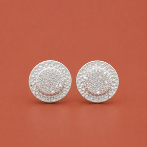 Boucles d'oreilles clous rondes avec bordure perlée détaillée en argent sterling 925, cadeau classique pour femme au quotidien - Product Image 1