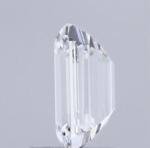 Diamant de laboratoire CVD taille émeraude 1,63 carat E VS1, certifié IGI, excellente qualité de polissage, symmétrie, incolore, pierre libre pour bijoux - Product Image 2