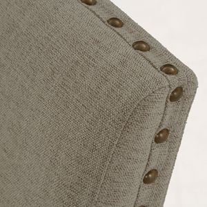 Set di 2 Sedie da Pranzo Classiche Marroni con Rivestimento in Tessuto Beige e Finitura con Borchie, Arredamento Tradizionale per Sala da Pranzo - Product Image 2