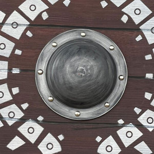 Authentique bouclier viking nordique en bois, forme ronde, artisanat fait main pour utilisation en costume et présentation décorative - Product Image 3