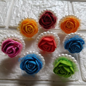 Anillo Decorativo con Flor Artificial de Rosa Tradicional |   Regalo de Verano |   Accesorio y recuerdo para mujer para boda mayun heena nikah - Product Image 1