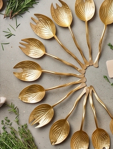Ensemble de couverts élégants en métal avec motif feuille d'or, finition miroir, compatibles lave-vaisselle, pour occasions de mariage - Product Image 5