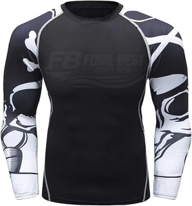 Camiseta de Compresión Deportiva Negra para Hombre con Logotipo Personalizado y Mangas con Estampado de Calavera, para Entrenamiento - Product Image 1