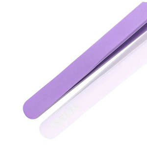 Pinzas Curvas para Cejas DANTRIC IMPLANTS T-005, Punta Puntiaguda, Antiestáticas, Acero Inoxidable, Mango Liso Morado, Diseño Moderno y Duradero - Product Image 3