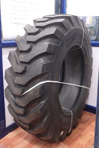 Chambre à air de haute qualité pour pneus agricoles version 621 (16.9-28) – Nouveauté pour chargeuses-pelleteuses et tracteurs agricoles - Product Image 2