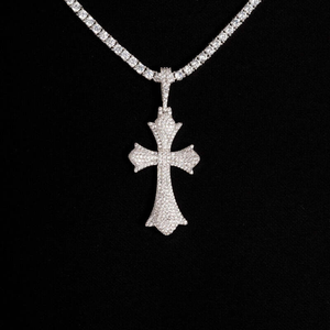 Pendentif Croix Chromée en Moissanite Argentée, Bijou Hip-Hop Tendance, Collier Charme, Accessoire de Mode - Product Image 1