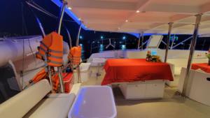 Yacht à voile de luxe 45 pieds, moteur in-bord, sportif, construction sur mesure avec visite d'usine et dépôt - 1402,1 L x 688,8 L x 0 H cm, matériau composite - Product Image 4