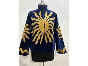 Veste en coton biologique matelassée brodée de fleurs bohèmes Suzani pour femmes, durable, respirante, pliable, écologique, pour toutes les saisons, idéale pour les voyages - Product Image 3