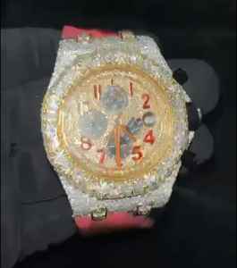 Montre personnalisée en moissanite à taille ronde, semi-sertie de diamants, avec bracelet en caoutchouc camouflage pour homme - Product Image 2