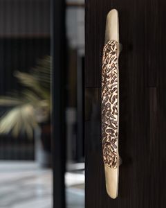 Tiradores de latón tradicionales ovalados para gabinetes, de fácil instalación, con diseño moleteado para cajones de cocina y armarios. - Product Image 2