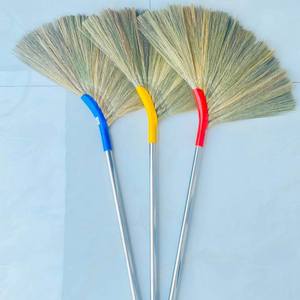 Balais en herbe naturelle en gros – Balai en paille vietnamienne robuste – Balai écologique doux avec long manche – Vente en gros - Product Image 6