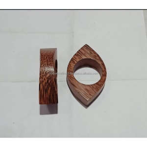 Porte-ronds de serviette de qualité supérieure Vaisselle Porte-ronds de serviette en bois personnalisé pour une utilisation de mariage Design unique en bois - Product Image 4