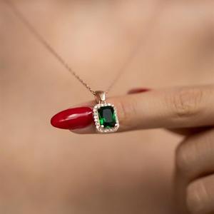 Colgante de plata esmeralda para mujer, plata de ley 925, chapado en oro de 14 quilates, hecho a mano, joyería verde solitaria, regalo para ella - Product Image 6