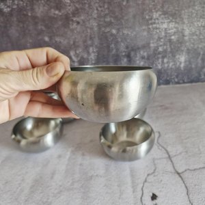 Bol en métal profond et durable pour mélanger et servir - Product Image 2