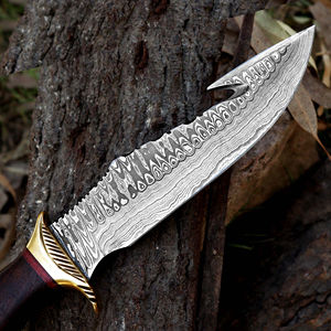 Couteau de chasse Bowie en acier inoxydable, lame à pointe dentelée, manche en plastique noir, personnalisable OEM pour le camping et les activités de plein air - Product Image 2