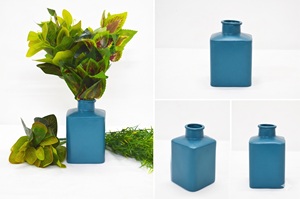 Hot <b>Mini</b> <b>Bottle</b> Shape Blue Color Hot Selling Powder Coated Premium Style Fancy Flower Vase Luxuries Style Vase for Luxuries Home - Product Image 3