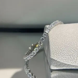 Pulsera de Compromiso de Moissanita Brillante Redonda de 7.5 Pulgadas Chapada en Oro Blanco de 14K - Product Image 3