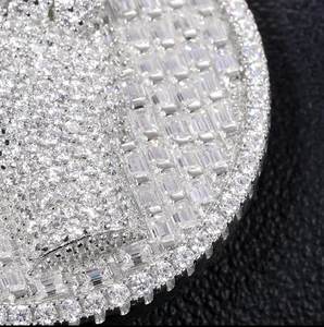Colgante de Puño Iced Out de Moissanita, Plata 925 con Baño de Rodio, Joyería Hip Hop para Hombre, Micro Pavé con Corte Baguette, Uso Diario - Product Image 2