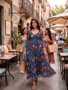 Robe midi en mousseline Alfino tendance la plus vendue avec un design féminin pour les rassemblements décontractés et les événements sociaux, disponible à la vente - Product Image 4