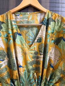 Vestido Kaftán de Mujer 100% Algodón Hecho a Mano con Estampado Floral Botánico, Transpirable, Maxi, para Playa, Viajes y Descanso - Product Image 6