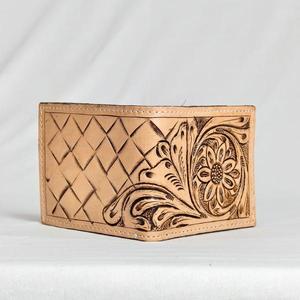 Cartera de Cuero Genuino Hecha a Mano con Grabado Floral, Estilo Vintage, Cierre Plegable, Cartera Corta para Hombre de Uso Diario - Product Image 2