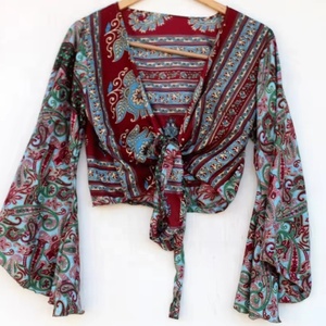 Recién llegado, Top cruzado de seda estampado para el verano, Vestido tipo túnica con mangas acampanadas para mujer - Product Image 1