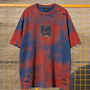 T-shirt oversize tie-dye à manches courtes pour homme, style streetwear, col rond, en coton tricoté, motif rouge et bleu, avec logo sur le devant - Product Image 4
