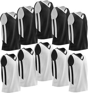 Uniforme de Baloncesto Personalizado de Alta Calidad – Camiseta y Pantalones Cortos Sublimados 100% Poliéster - Product Image 1