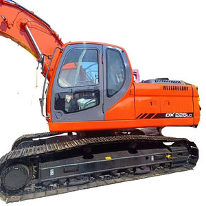 รถขุดมือสอง Doosan DX225 22 ตัน จากเซี่ยงไฮ้ ประเทศจีน ความจุ 1.28 ลูกบาศก์เมตร พร้อมอุปกรณ์เดิม เครื่องยนต์และปั๊มเดิมๆ น้ำหนักใช้งาน 25 ตัน - Product Image 1