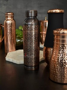 Bouteille d'eau en cuivre pur noir antique, récipient ayurvédique en cuivre, bouteille d'eau en cuivre pour le yoga, bouteille d'eau en cuivre pour boire - Product Image 1