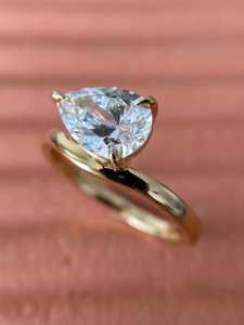 Anillo de Boda de Plata 925 con Corte de Pera Estilo Europeo INS, Modelo Básico de Moda con Moissanita Individual de 6*9 - Product Image 3