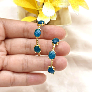 ต่างหูห่วงหรูหราประดับด้วยหยกอะพาไทต์สีน้ำเงินรูปไข่ทรงบิดเกลียว ทำจากทองเหลืองชุบทอง 18k ประดับพลอยแบบฝังหนามเตย - Product Image 3